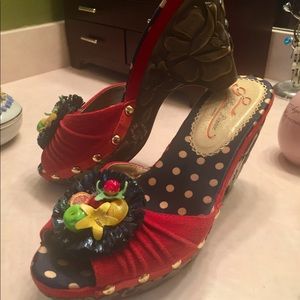 Cute Poetic License London sandals size 7M.